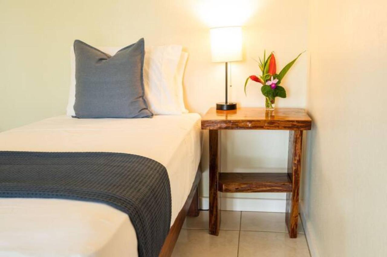 Bed and Breakfast Casa Marlin Bocas del Toro Exterior foto