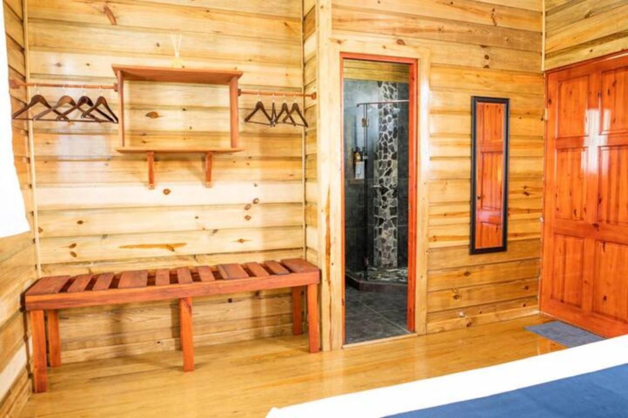 Bed and Breakfast Casa Marlin Bocas del Toro Exterior foto